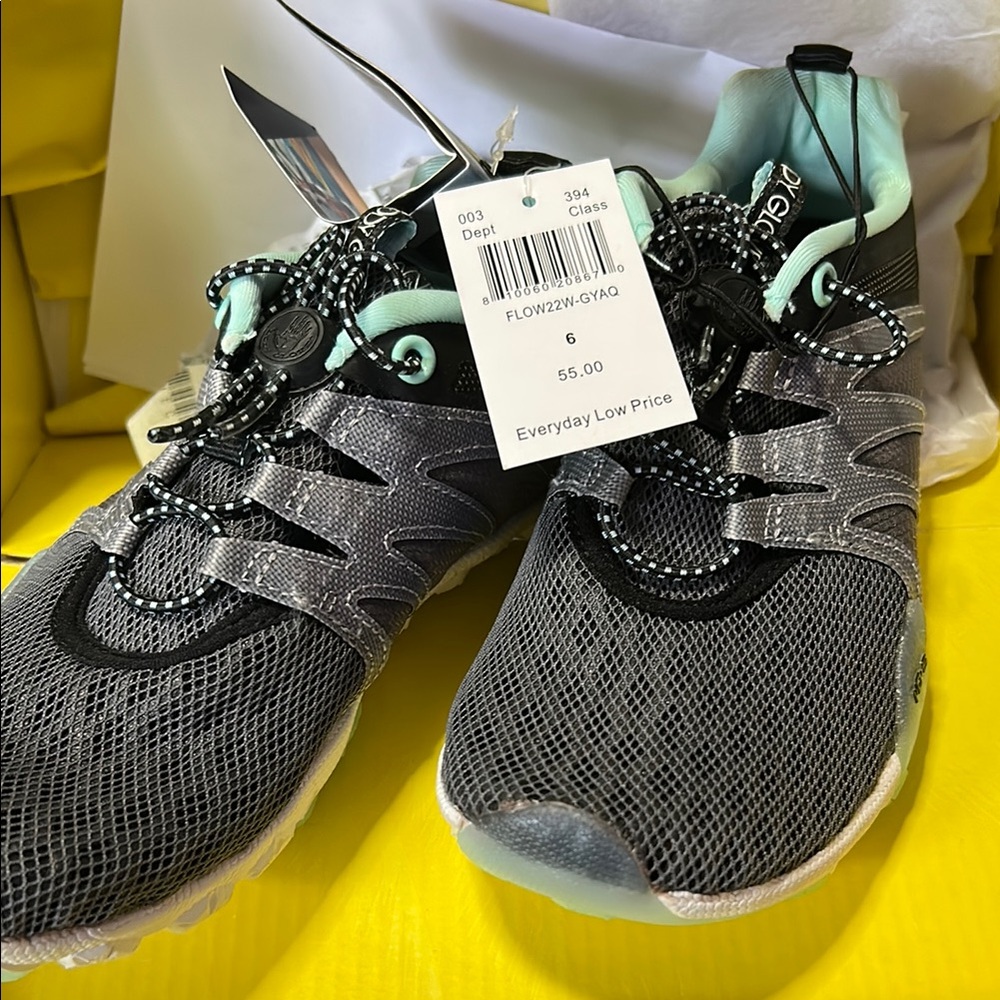NEW Body Glove Women's Black and Mint Shoes